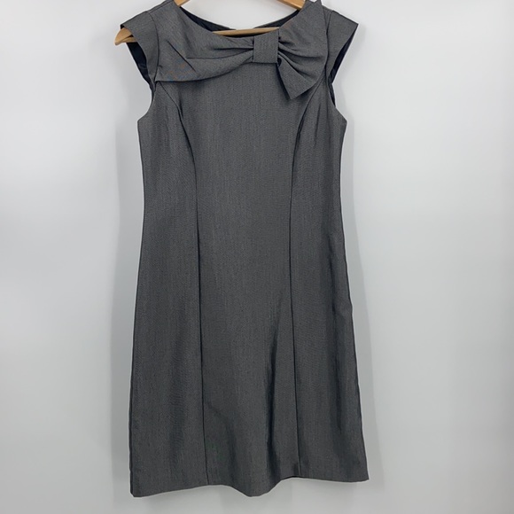 Sandra Darren elegant grey shimmer sheath dress size 6 - Picture 15 of 15